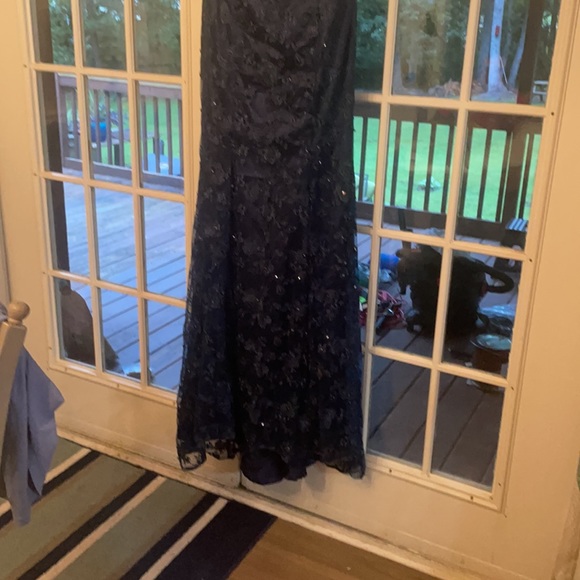 Navy lace a line princess v neck - Picture 4 of 8